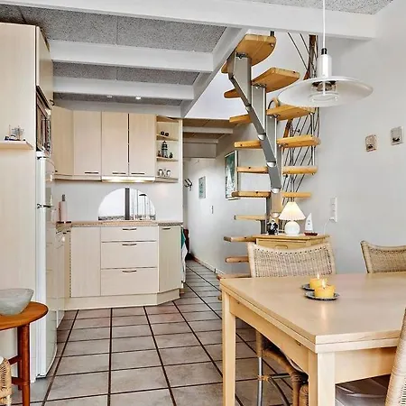 Дом отдыха Amazing In With 2 Bedrooms And Internet